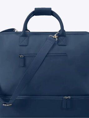 Nobl Navy Travel Weekender Bag with Shoulder Strap NWT